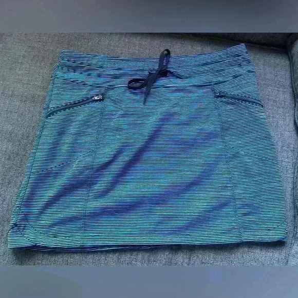 Athleta Dresses & Skirts - Athleta Striped Tennis Skirt Size M